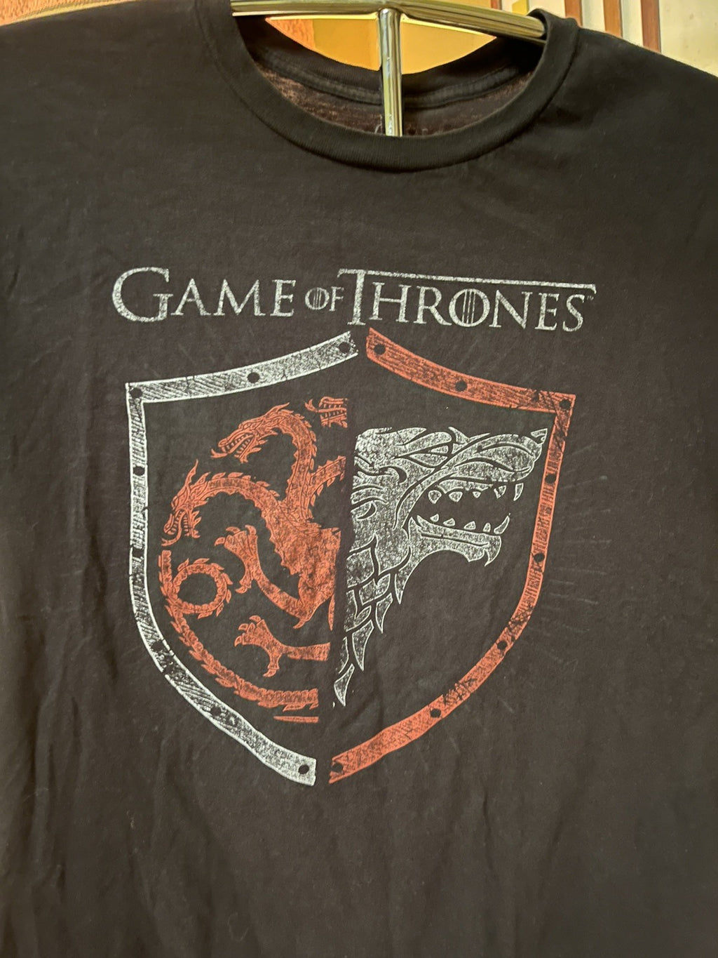 HBO Game Of Thrones T shirt Size Large For The kingdoms And Dragon Training 🐉