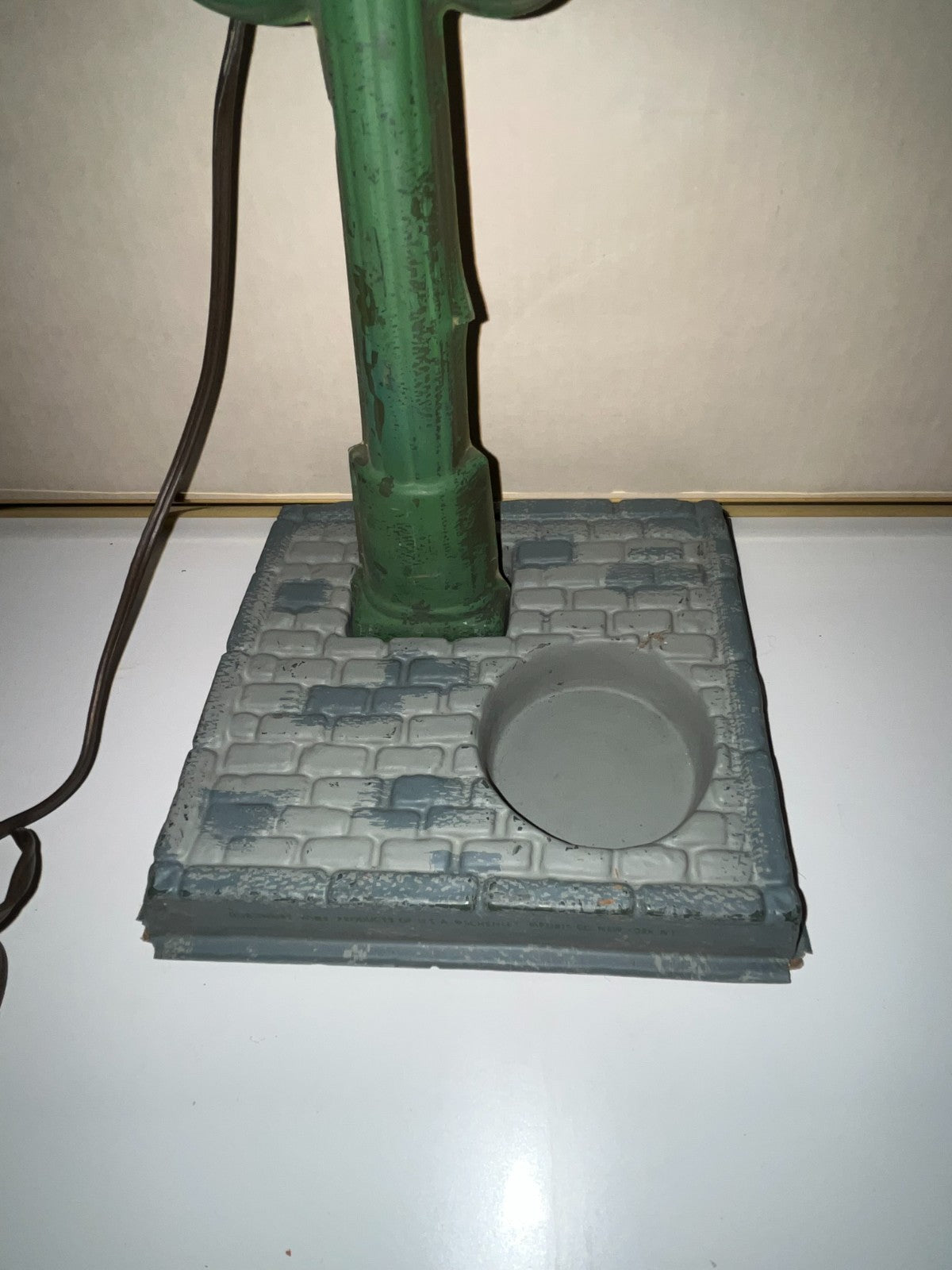 Working VINTAGE DUBONNET Street Lamp Clock French Cafe decor Display, lights up