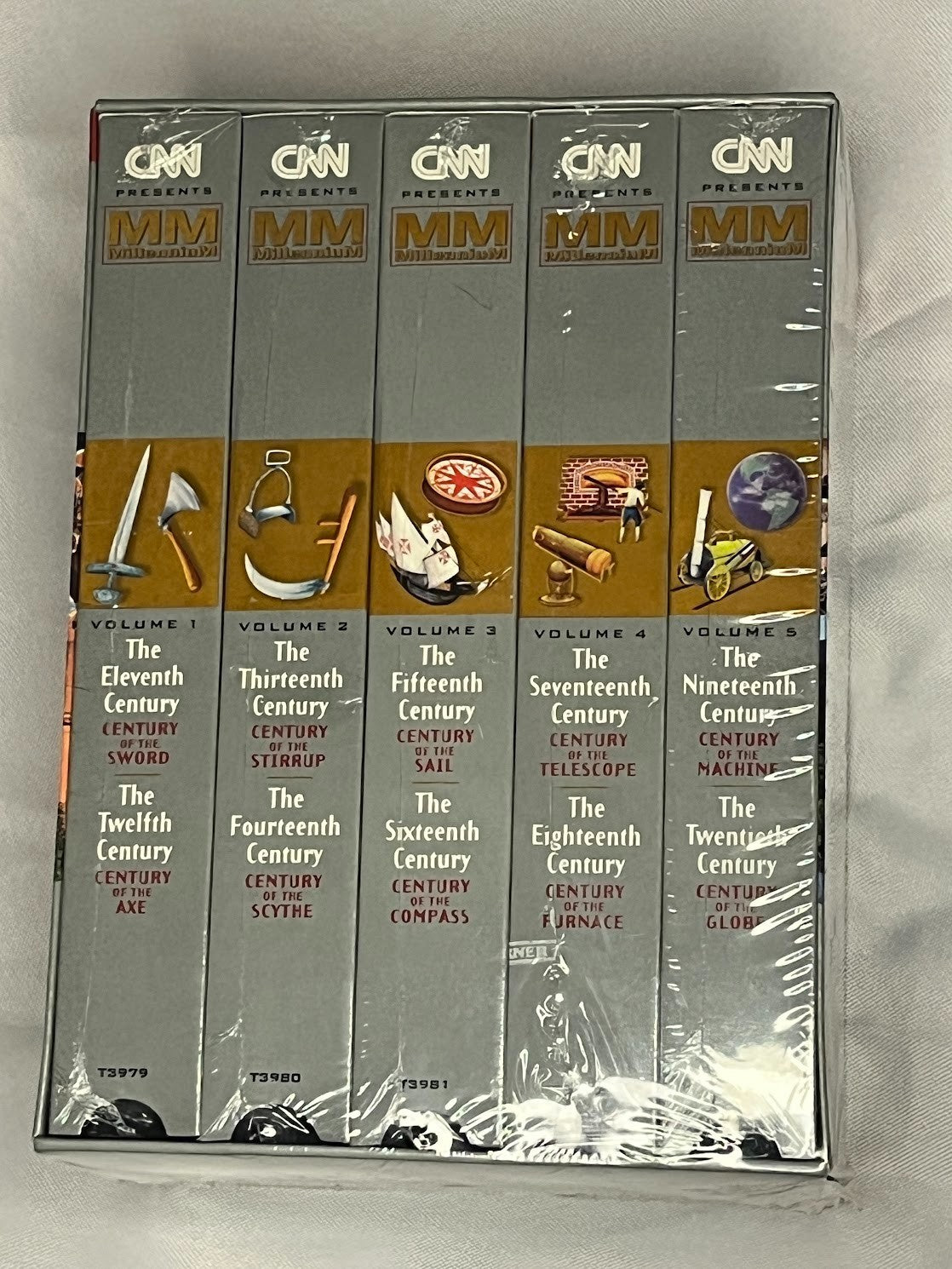 CNN Presents MILLENNIUM The Last 1000 Years  Warner 1999 5 VHS Video Box Set