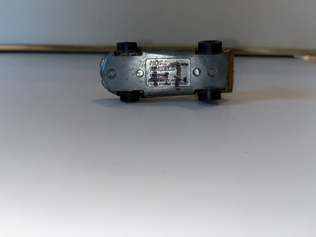 Vintage Mattel Hot Wheels Redline 1968 Turbofire Gold USA and medallion