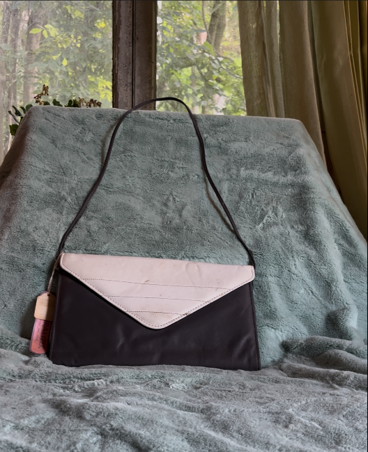 Vintage 70's white and black leather envelope clutch bag