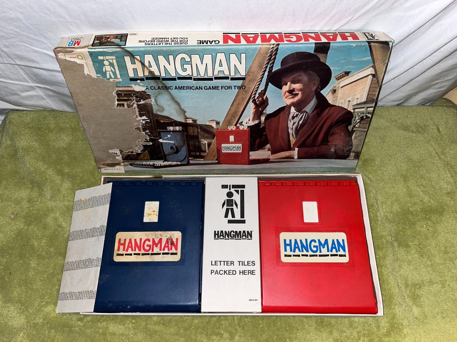 Vintage 1976 Hangman Board Game Vincent Price Milton Bradley #4623 - Complete!