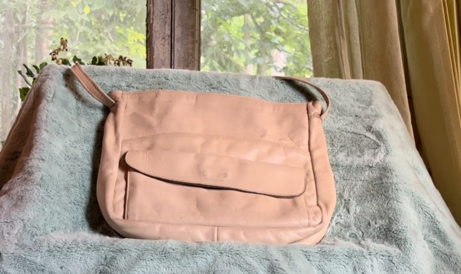 1970's Leather Cream Multipocket hobo Bag
