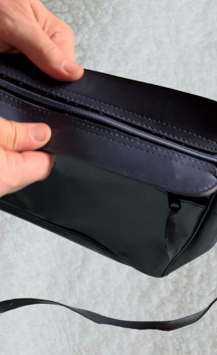 Vintage 1980’s leather rare navy blue color Purse see video for better Colorview