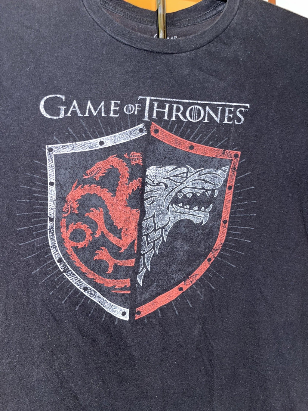 HBO Game Of Thrones T shirt Size Large For The kingdoms And Dragon Training 🐉