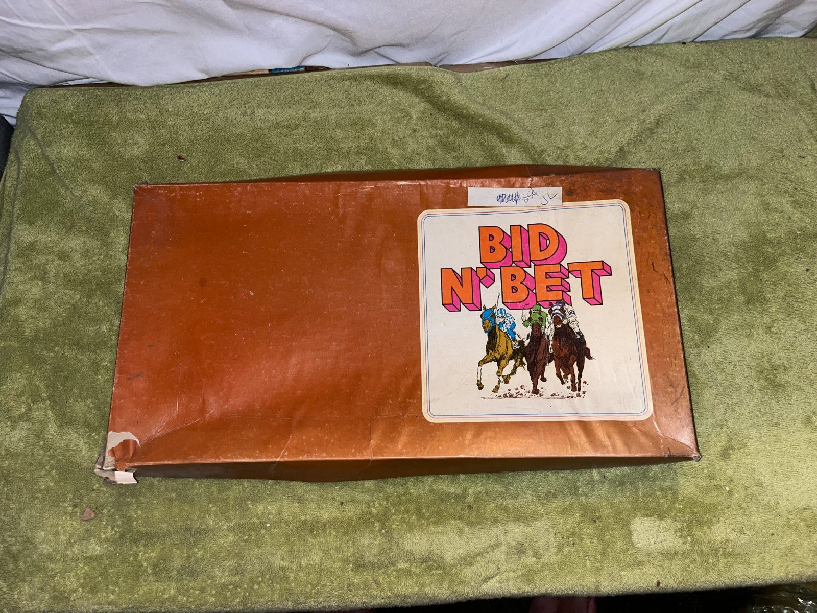 VINTAGE 1970 OGIFTA BID N BET HORSE RACING BOARD GAME VERY RARE UNIQUE ITEM!!