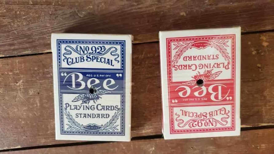 BEE BALLYS ATLANTIC CITY CASINO  CARDS  NEW SEALED  & DRILLED  #74