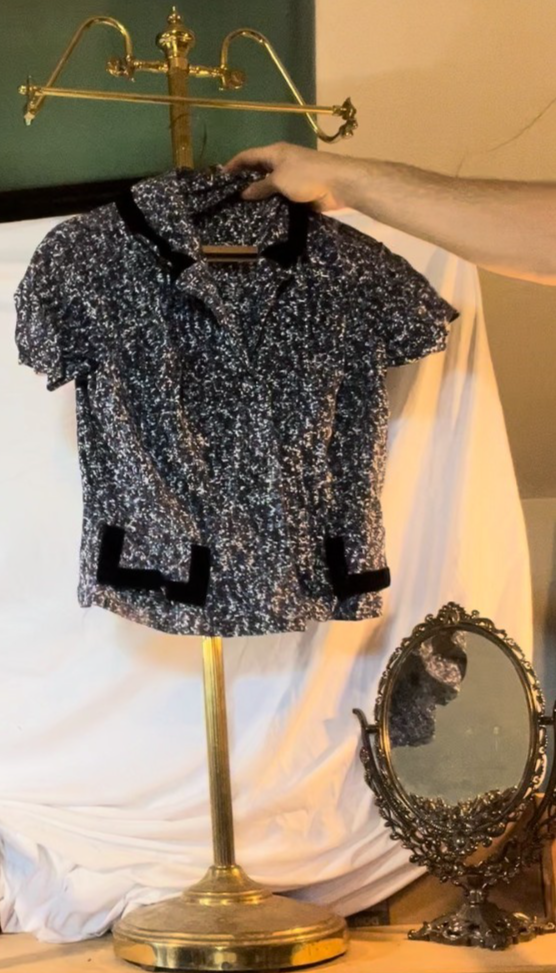 Vintage 1950s Nelson‑Caine NY Velvet Trim Blouse Navy White Abstract Print