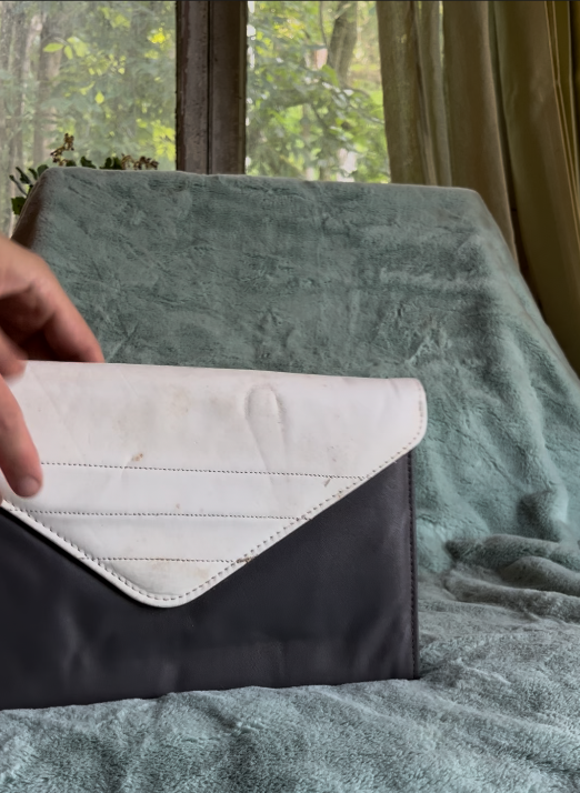 Vintage 70's white and black leather envelope clutch bag