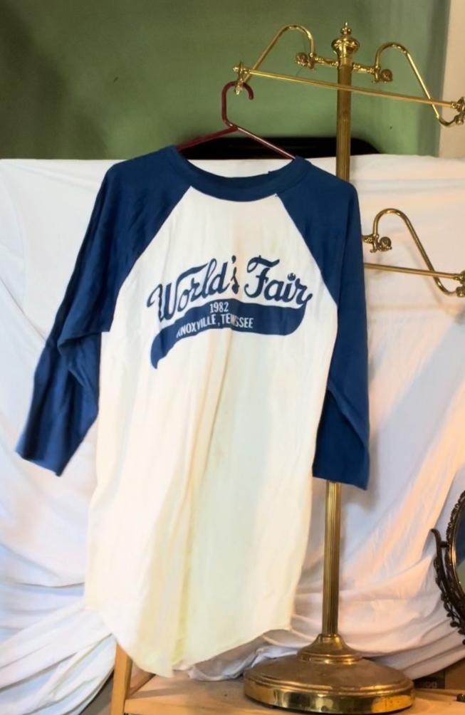 Vintage 1982 World’s Fair Knoxville Raglan Shirt Sportswear L 42‑44 USA Made