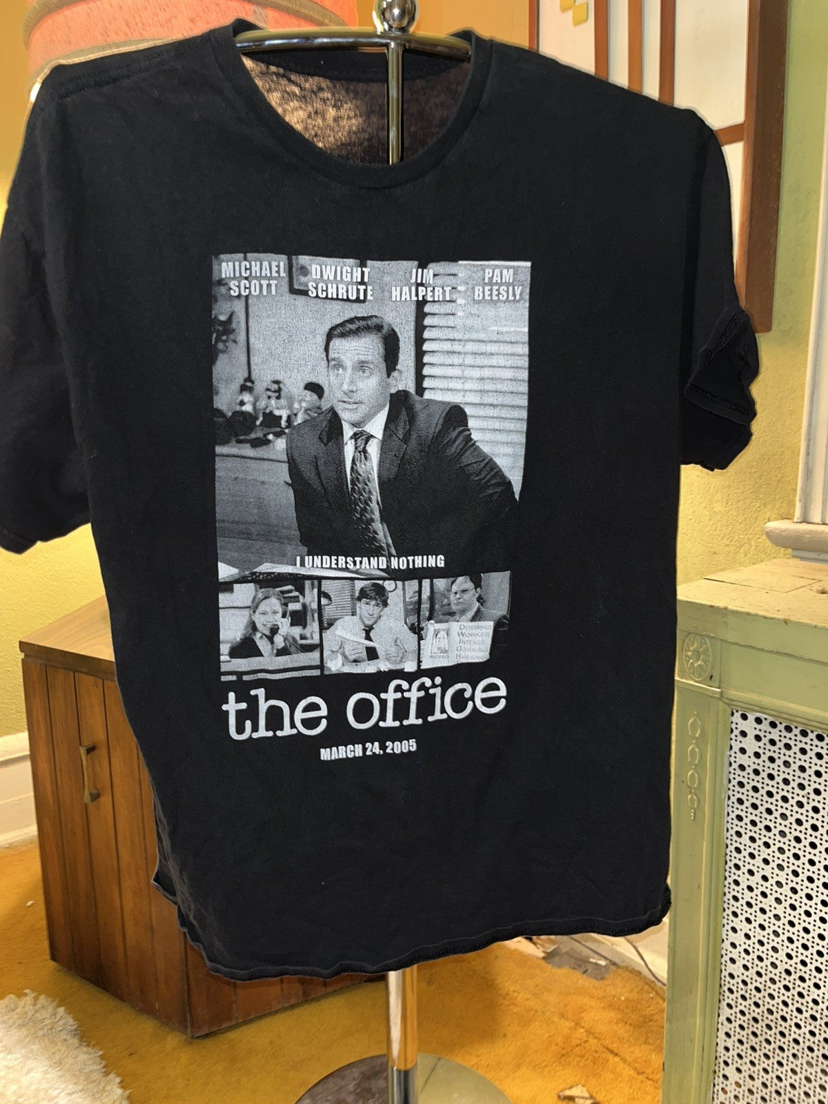 VINTAGE THE OFFICE T SHIRT..SIZE Large ..MICHAEL SCOTT 2005