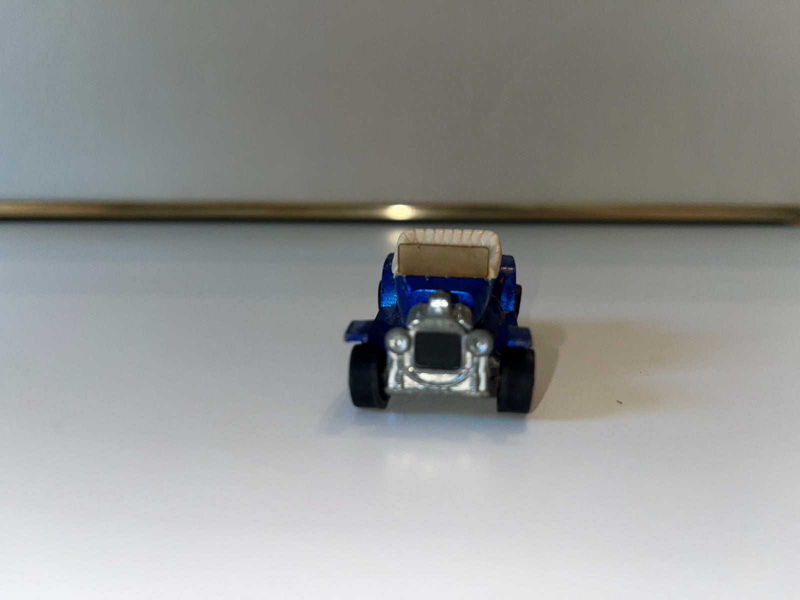 Vintage Hot Wheels Red line - 1968 USA- Hot Heap - Metallic Blue - Tan Interior