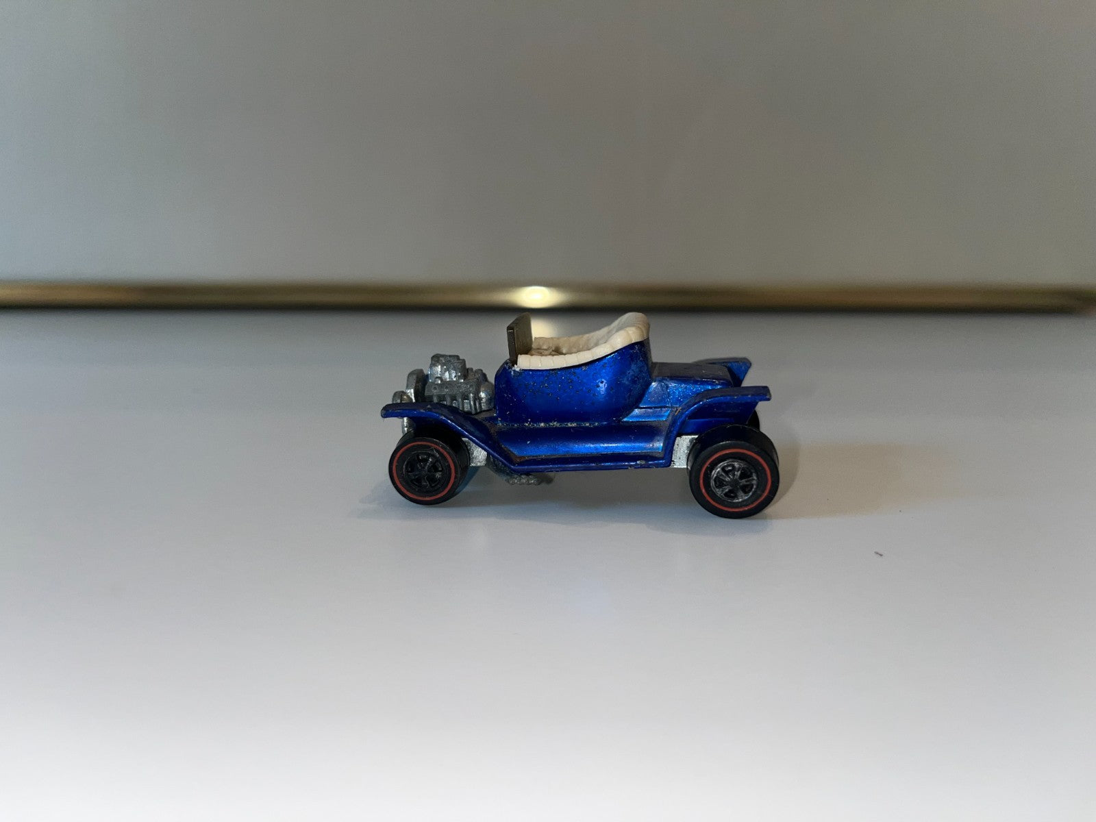 Vintage Hot Wheels Red line - 1968 USA- Hot Heap - Metallic Blue - Tan Interior