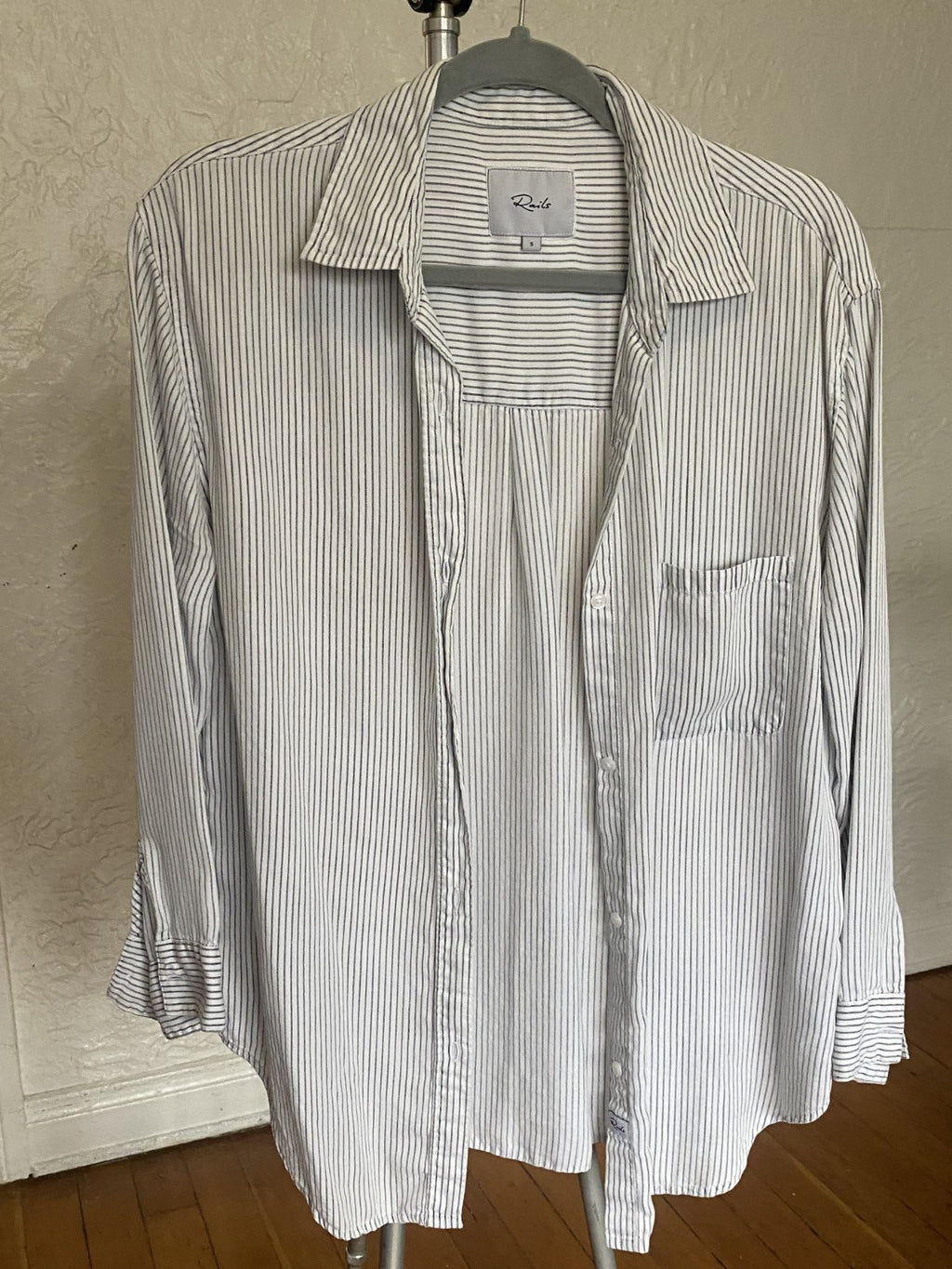 Rails Women's Pinstripe  Long Sleeve Button Down Shirt Gray/White Small