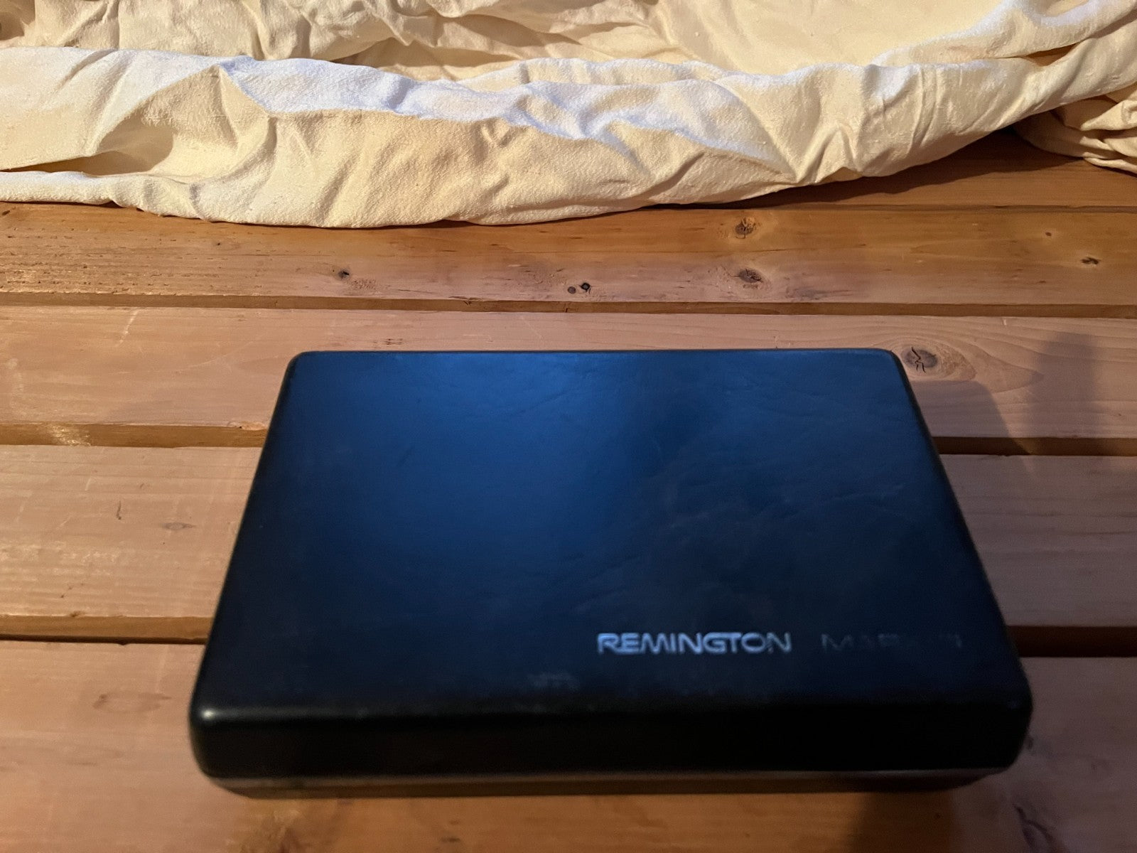 Vintage Remington Mark-III 300 Electric Shaver & Case & Instructions & Accessor.