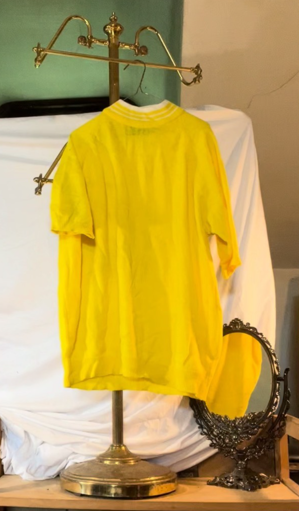 Vintage It’s a Birdie Hand Knit Yellow Sweater Acrylic 70s Full Fashioned Englan