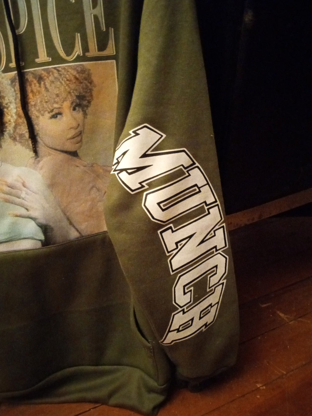 Ice Spice Sweatshirt  Medium Green - RARE Avenue 1975