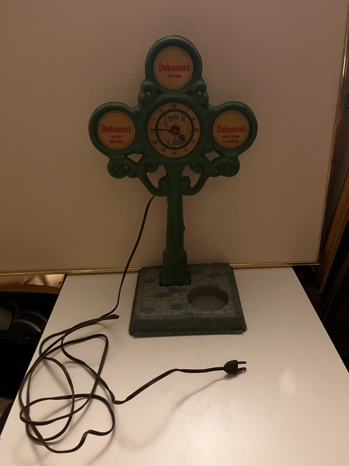 Working VINTAGE DUBONNET Street Lamp Clock French Cafe decor Display, lights up
