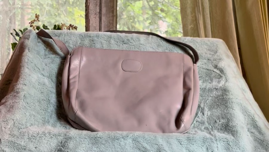 Vintage taupe leather shoulder Purse see video for color in light change