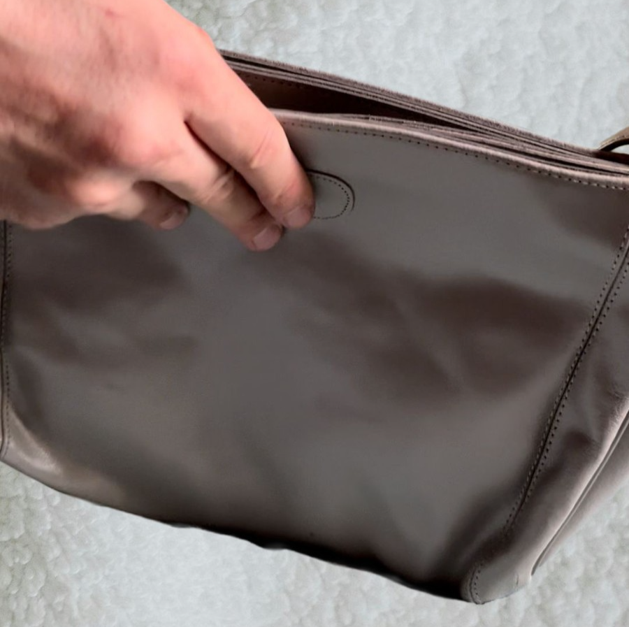 Vintage taupe leather shoulder Purse see video for color in light change