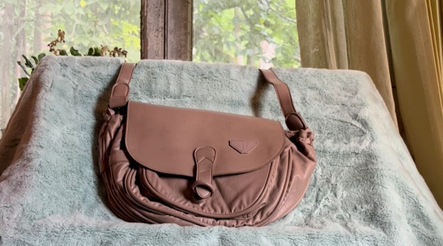Beautiful Vintage light brown OPTI leather Purse