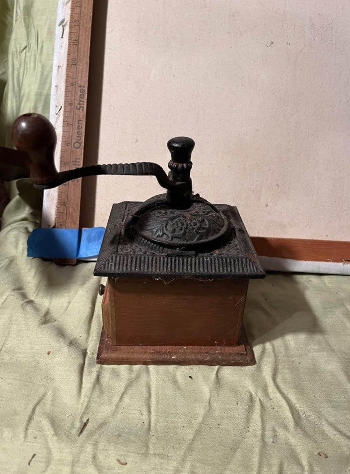 Vintage Cast Iron W/ Wood Hand Crank Coffee Grinder Mill With Mill Drawer