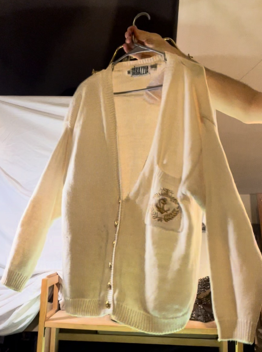 Vintage 80s Tarazzia Crest Cardigan Cream Gold Buttons Women’s M Hong Kong