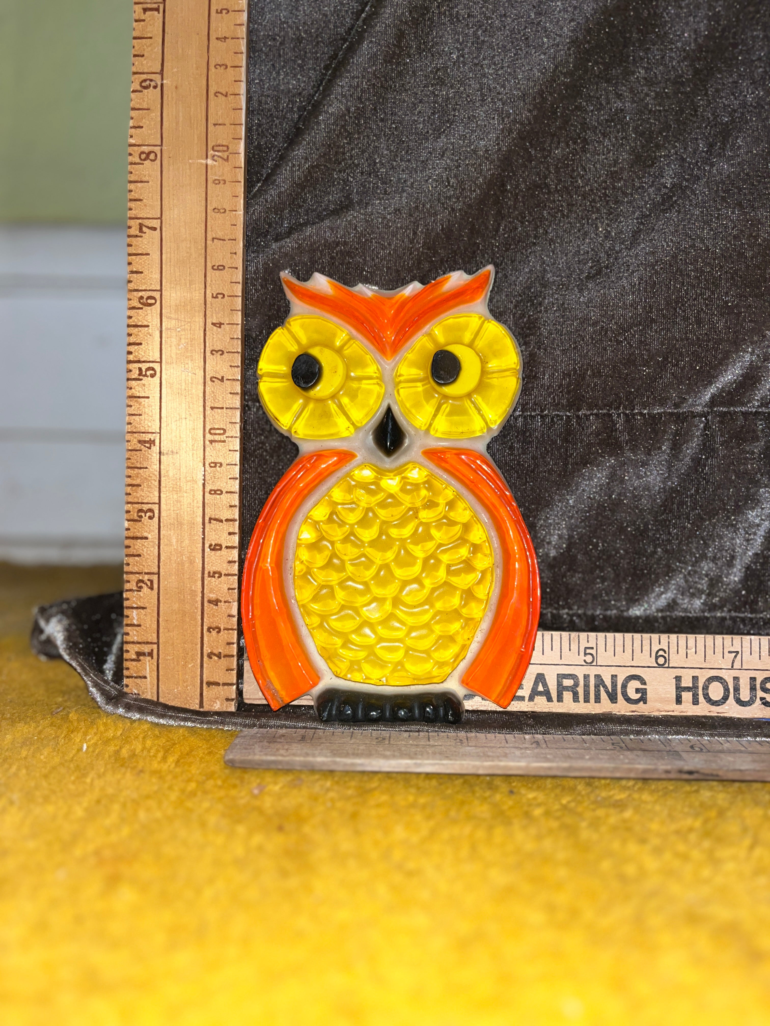 Vtg 1970s MCM Lucite Owl Wall Plaque Hanging Orange Yellow Retro Resin Decor 6.5x4.5 inches pf