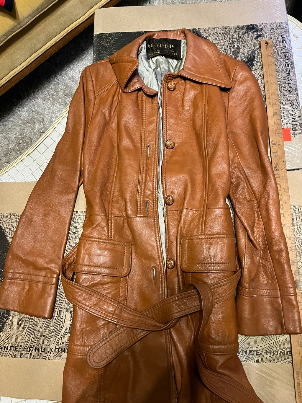 Vintage 1960s/70s Leather Coat by Green Bay Exclusive Furriers
Size 8 | Belted Waist | Wood Buttons zz