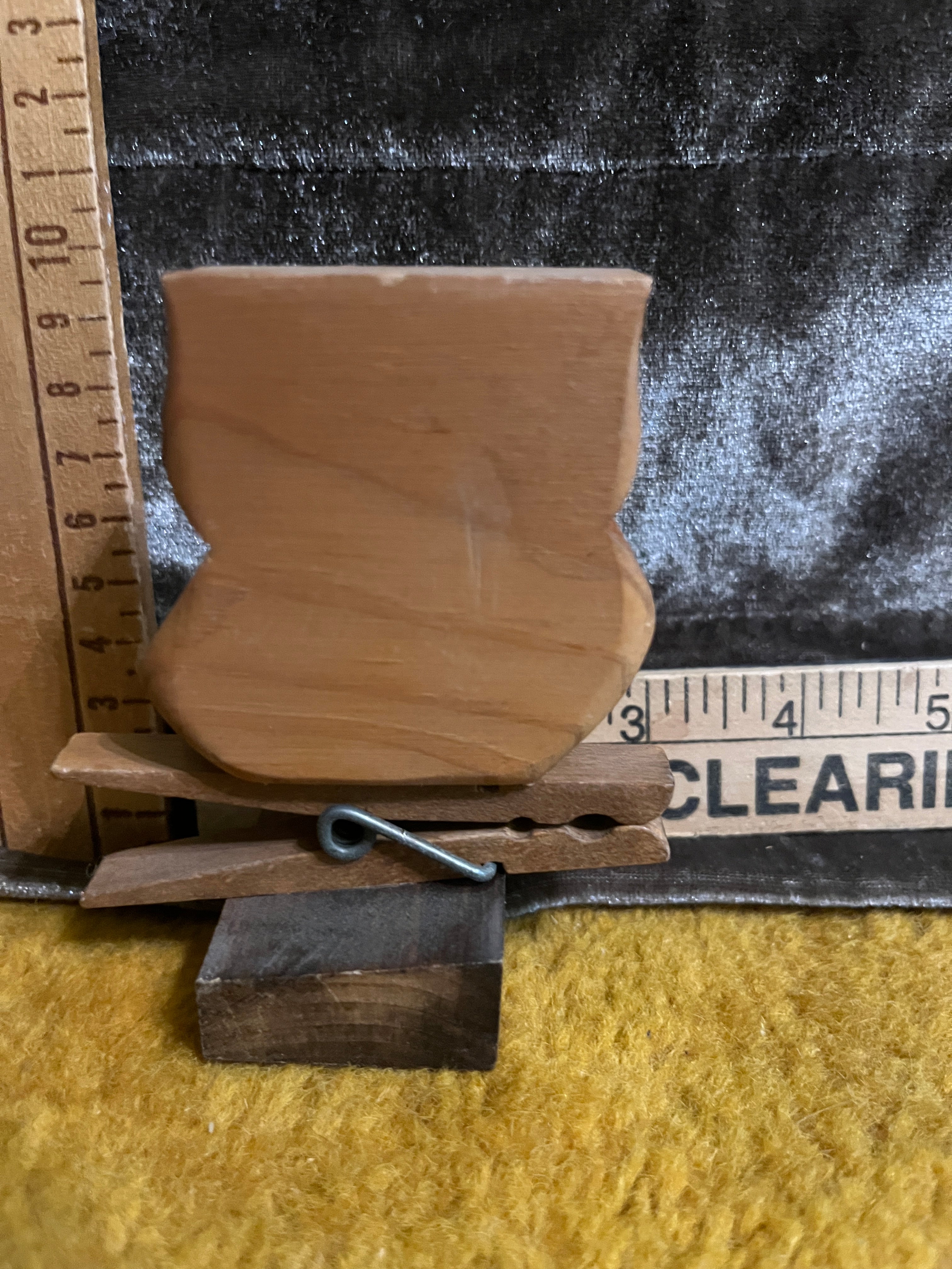 🦉 Vintage 1970s Wooden Owl Note Holder pf