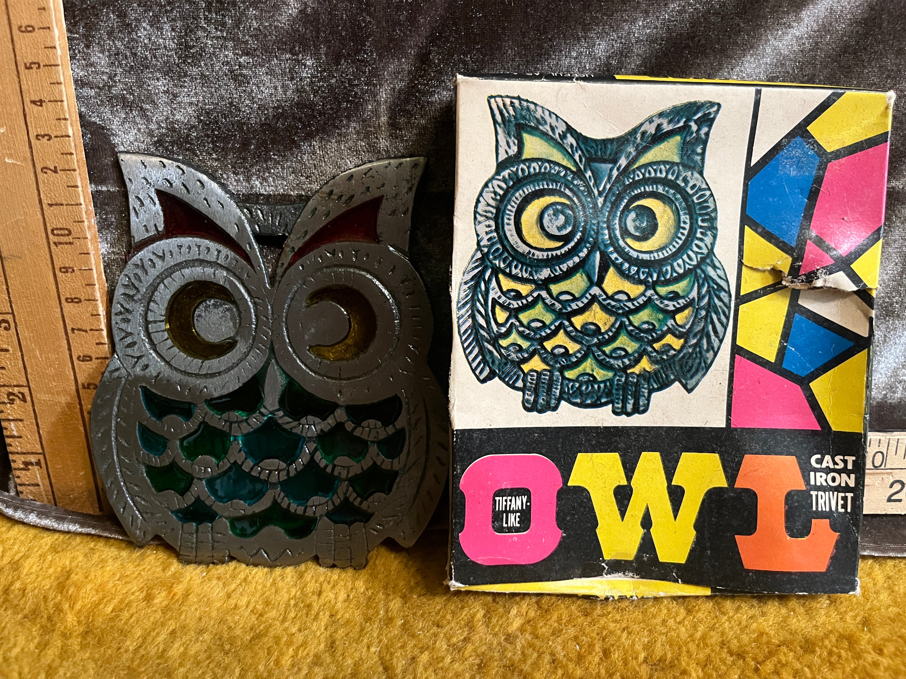 DEADSTOCK Vintage 1973 "Tiffany-Style" Cast Iron Owl Trivet – UNOPENED in Original Box! Pf