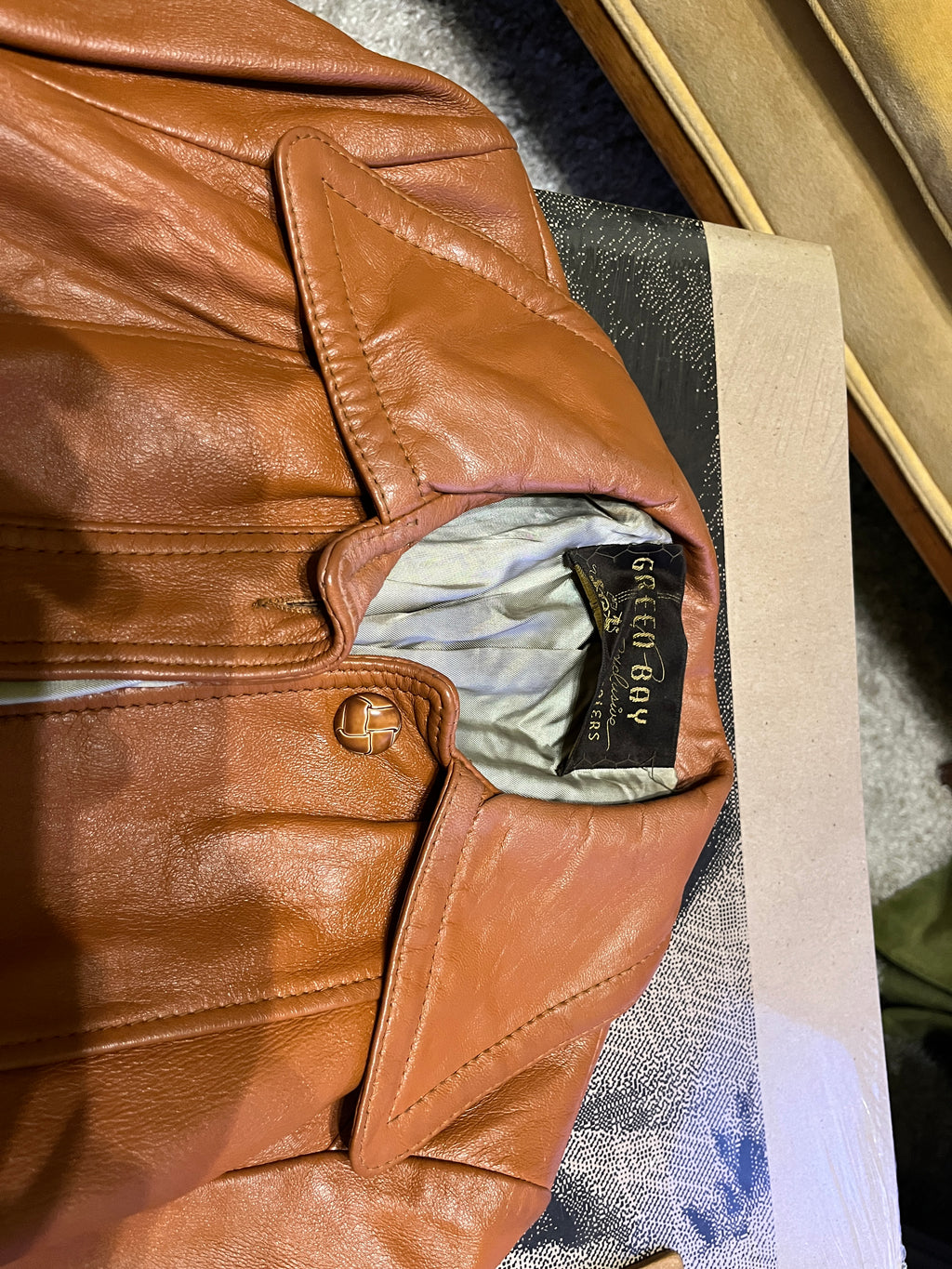 Vintage 1960s/70s Leather Coat by Green Bay Exclusive Furriers
Size 8 | Belted Waist | Wood Buttons zz
