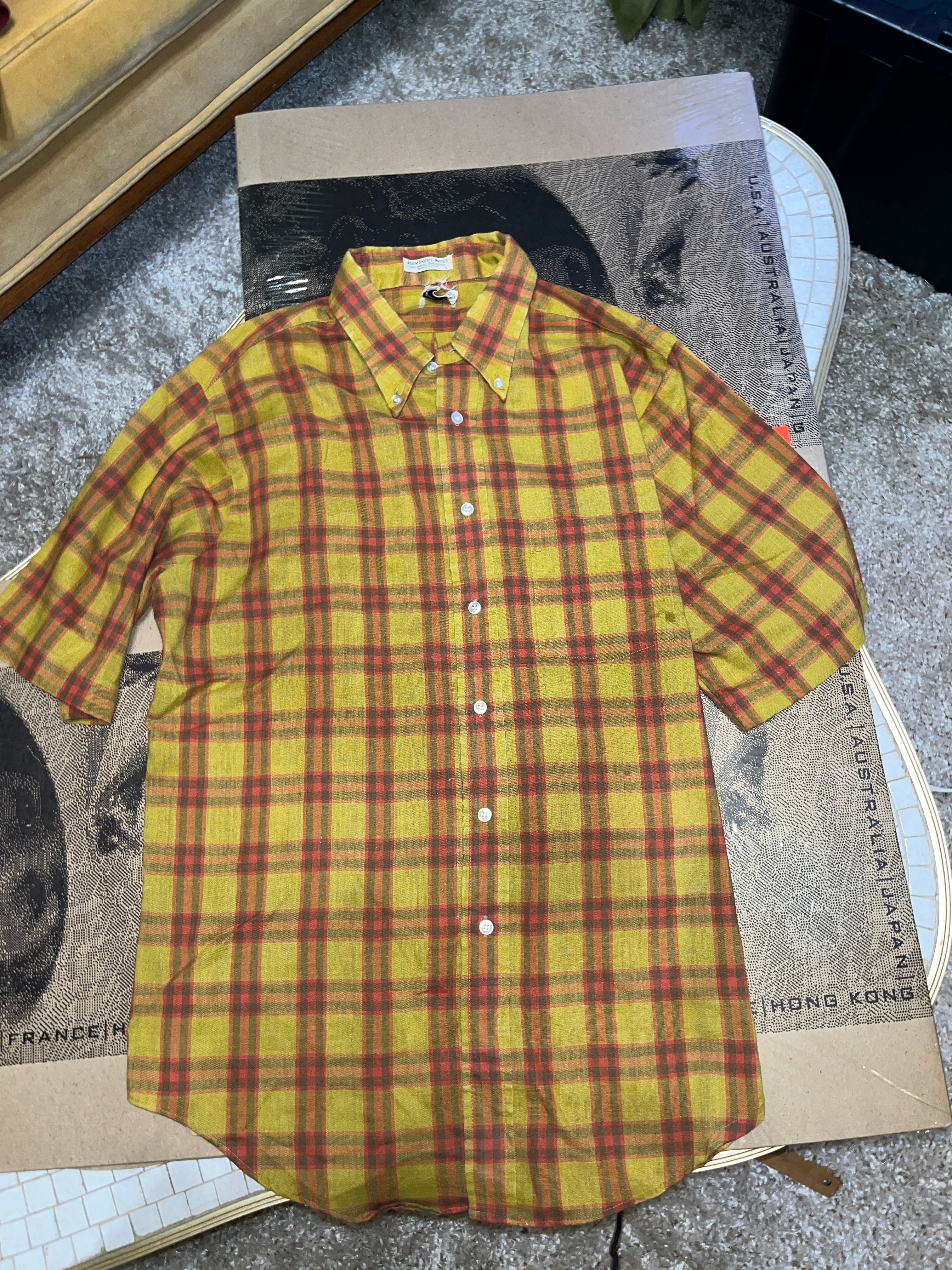 Vintage 1970s squire yellow red black flannel short sleeve large permanent press zz