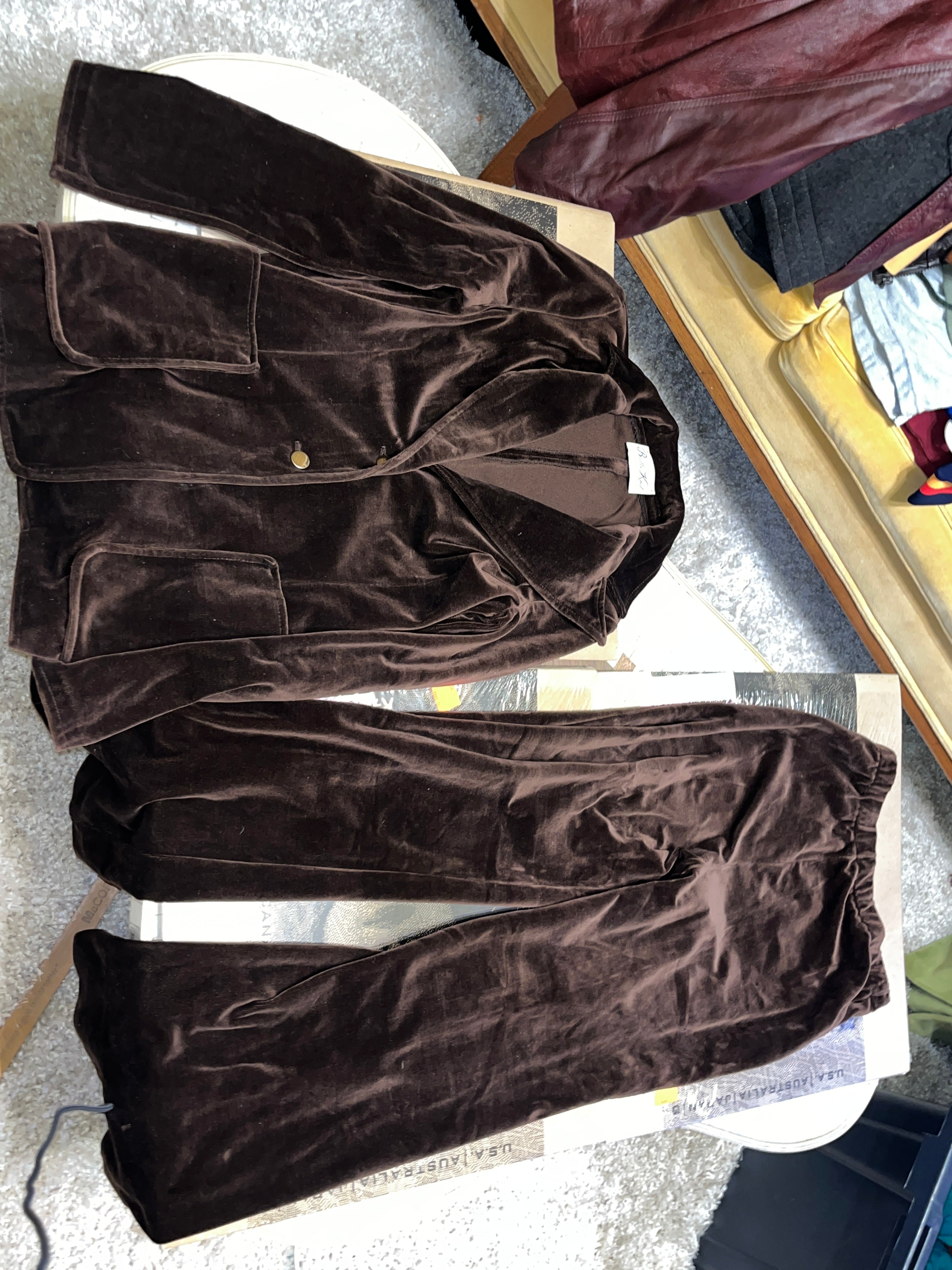 1970s butte knit brown velour two piece suit made in USA union made zz